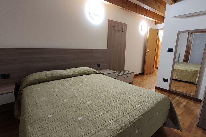 Room 21 of 51