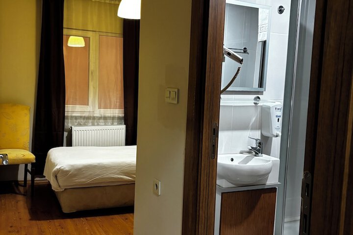 Room 3 of 23