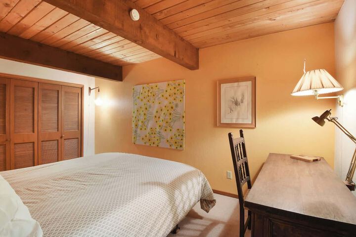 Room 2 of 26