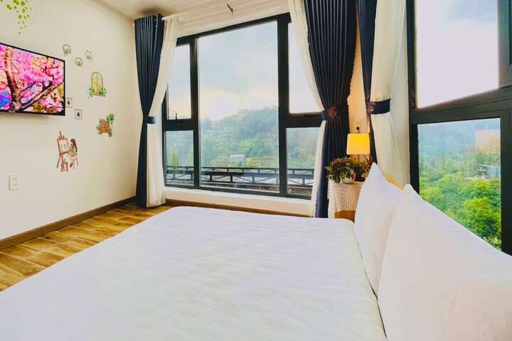 Room 93 of 146