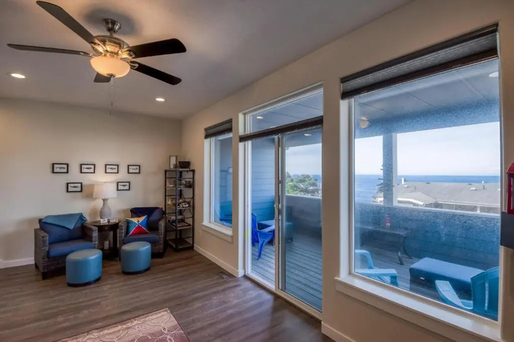 Oceanview Townhome Pet Friendly Sleeps 6 King