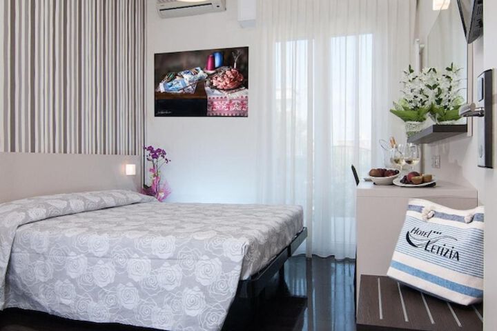 Room 20 of 64
