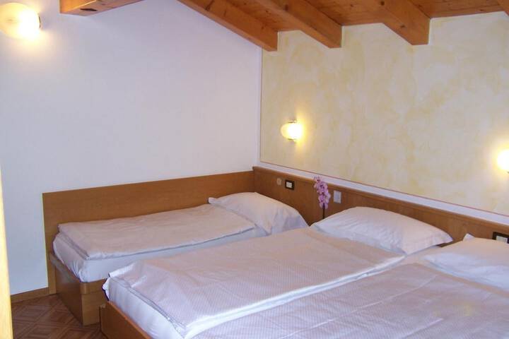 Room 14 of 53