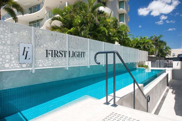 Pool 60 of 76