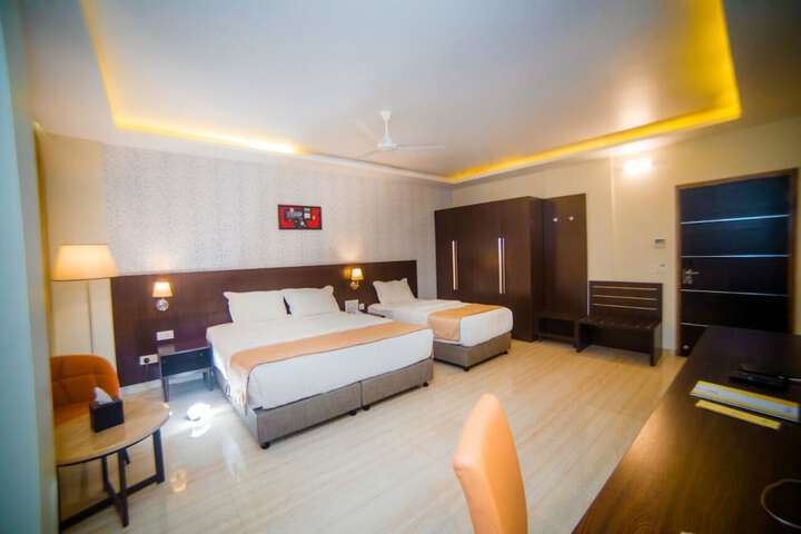 Room 29 of 34