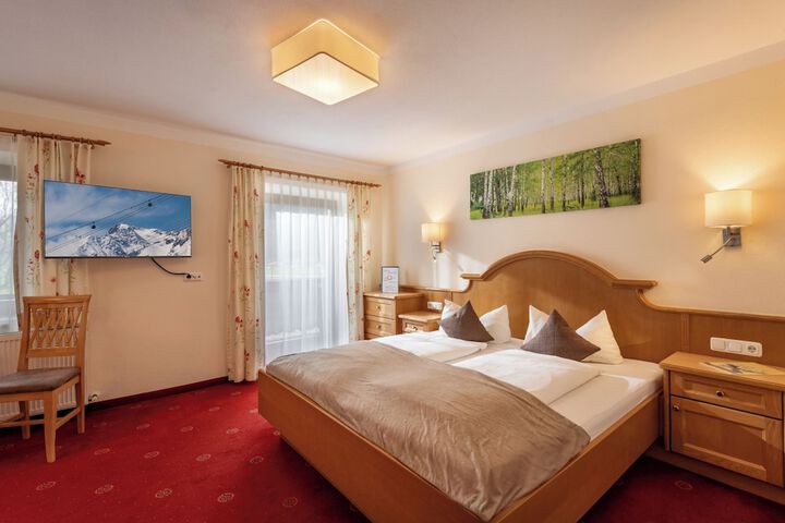 Room 16 of 77