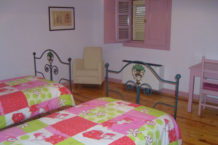 Room 2 of 32