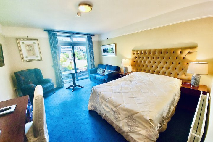 Room 8 of 44