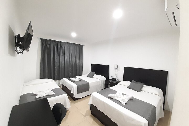 Room 13 of 36