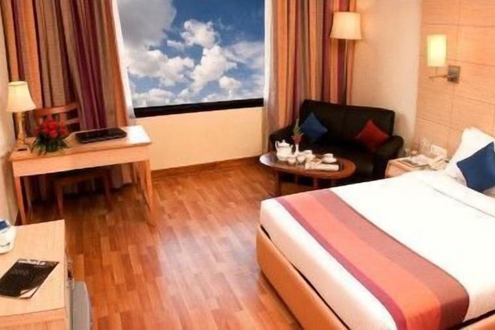 Room 16 of 40