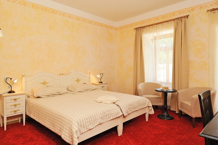 Room 8 of 45