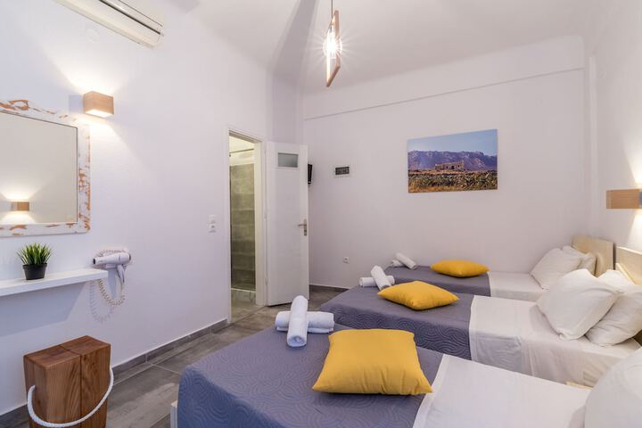 Room 8 of 25