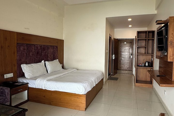 Room 4 of 42