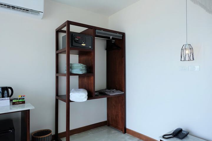 Room 7 of 148
