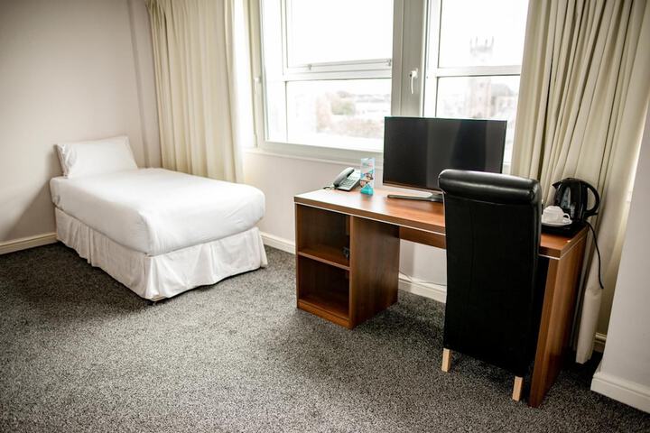 Room 9 of 41