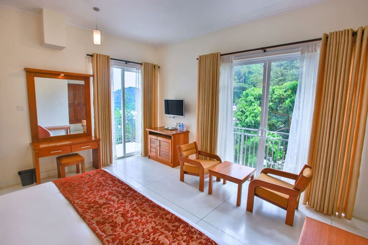 Room 3 of 17