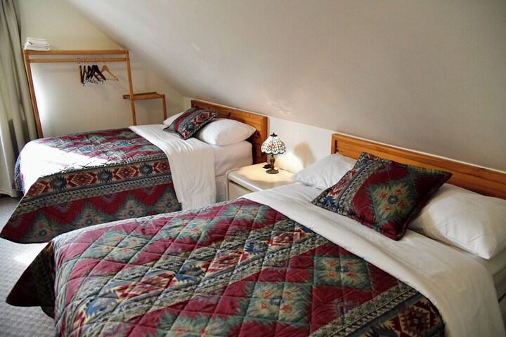 Room 25 of 100