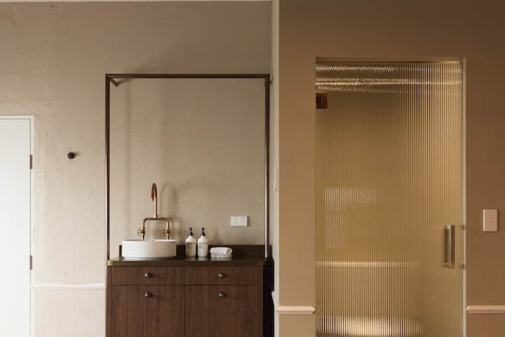 Room 10 of 15