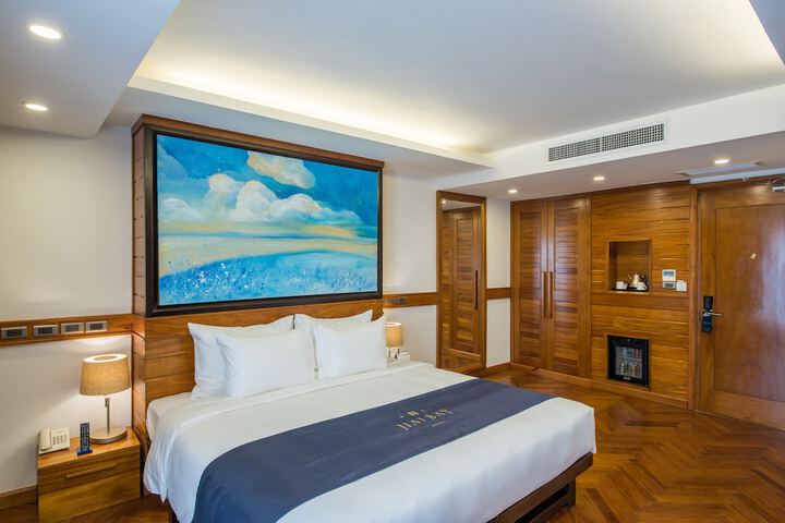 Room 9 of 91