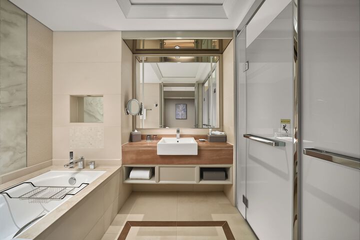 Room 33 of 52
