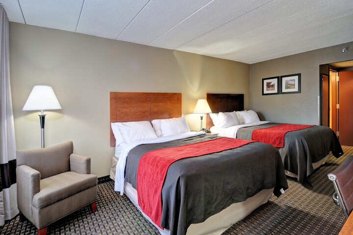 2 Queen Beds Accessible (10 of 17)