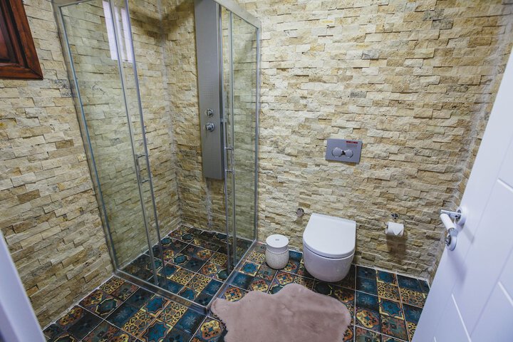 Room 13 of 22