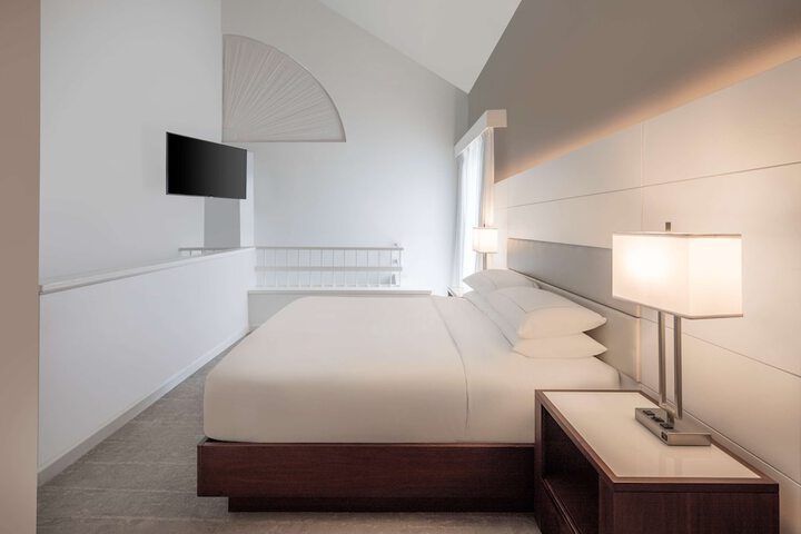 1 King Bed (14 of 41)