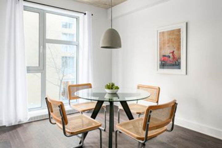 Room 9 of 22