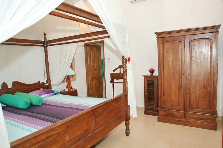 Room 47 of 80