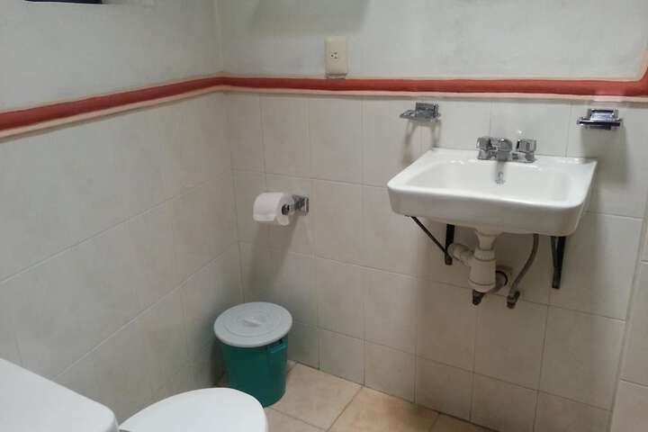 Room 43 of 60