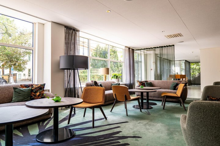 Guest Lobby