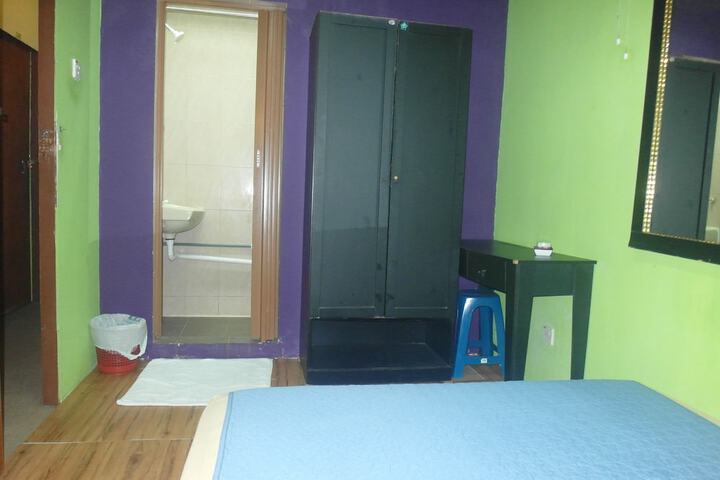Room 2 of 48