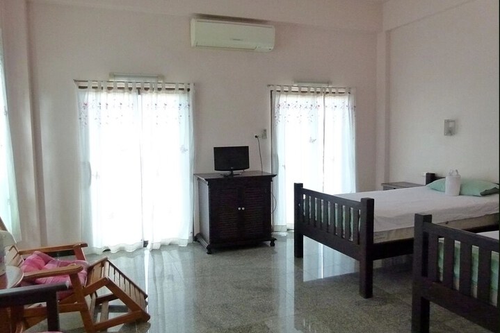 Room 4 of 23