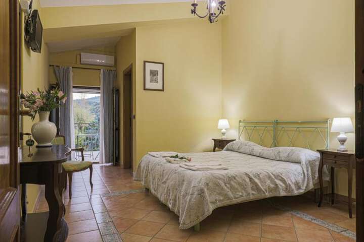 Room 15 of 49