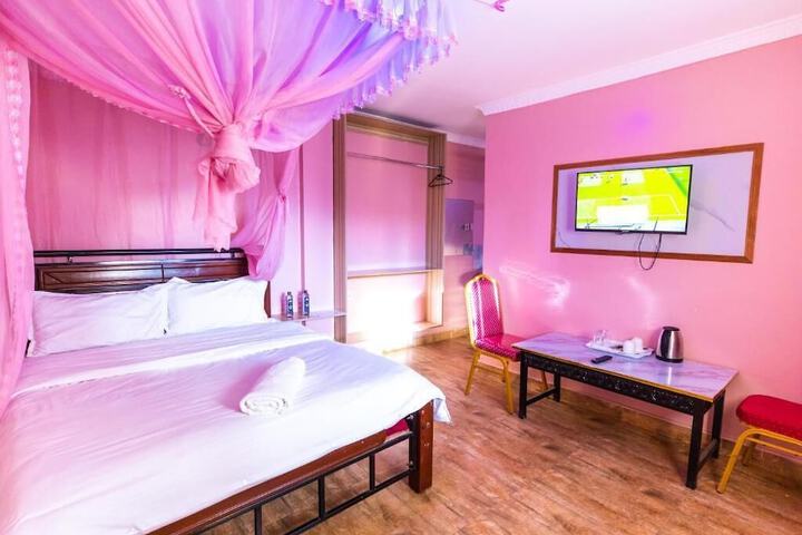 Room 5 of 20