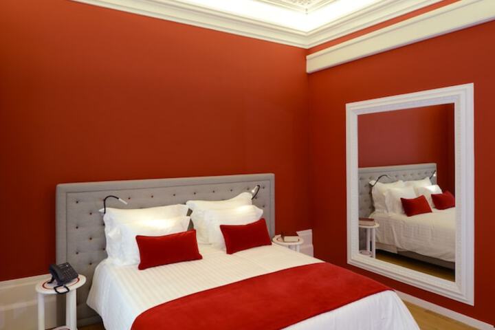 Room 6 of 46