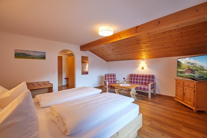 Room 9 of 24