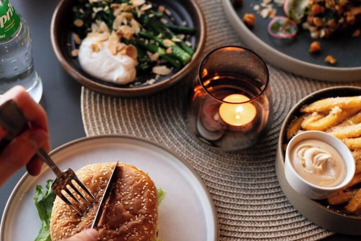 Dining 88 of 131