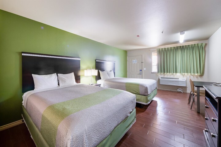 Room 16 of 37