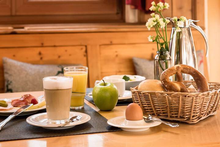 Breakfast/Coffee Service 45 of 94