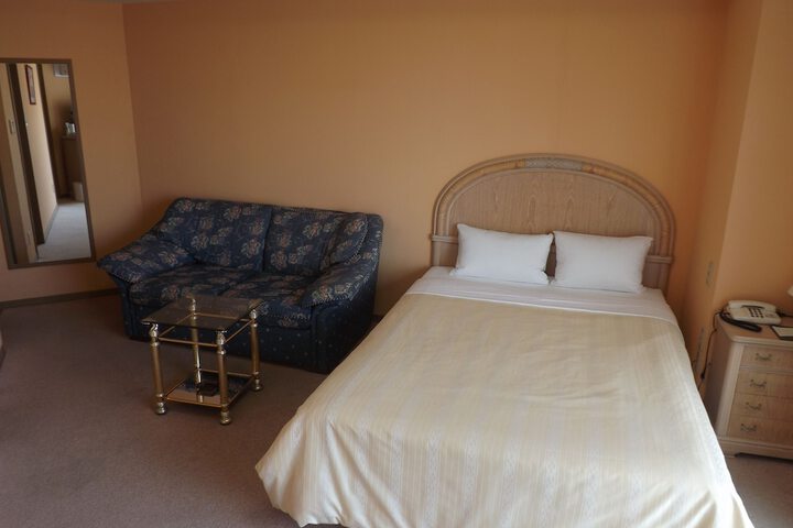 Room 9 of 41
