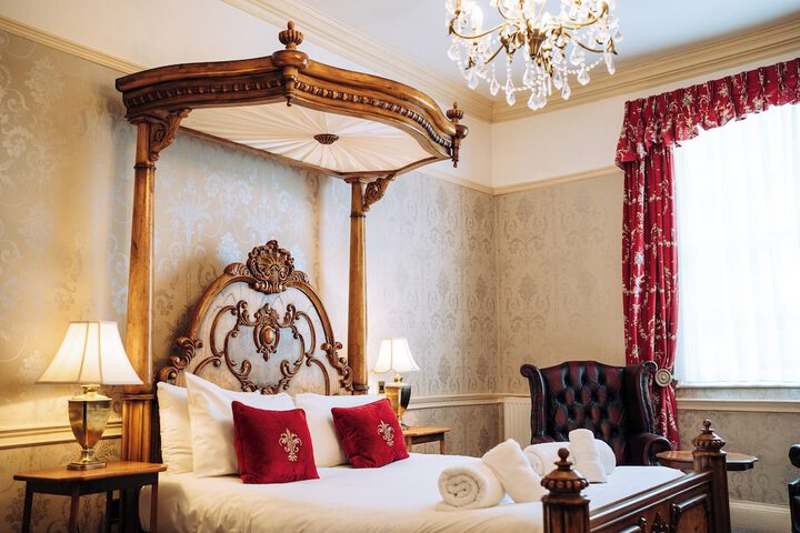 Room 15 of 54