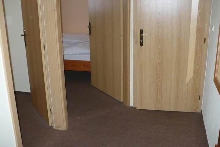 Room 8 of 42