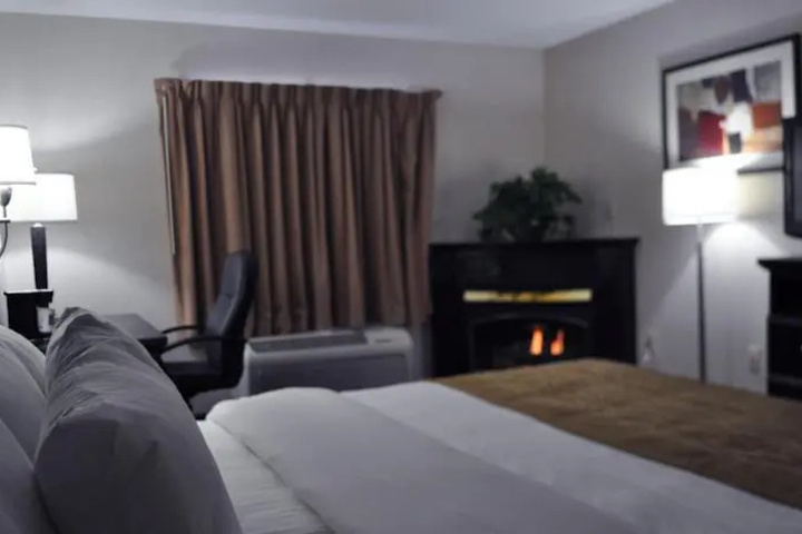 Room 4 of 9
