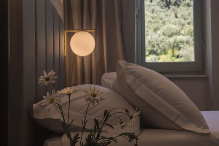 Room 3 of 72