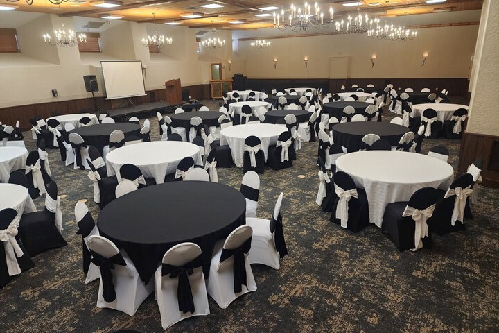 Ballroom/Hall 58 of 86
