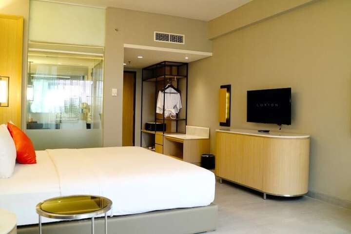 Room 10 of 47
