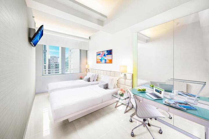 Room 10 of 22