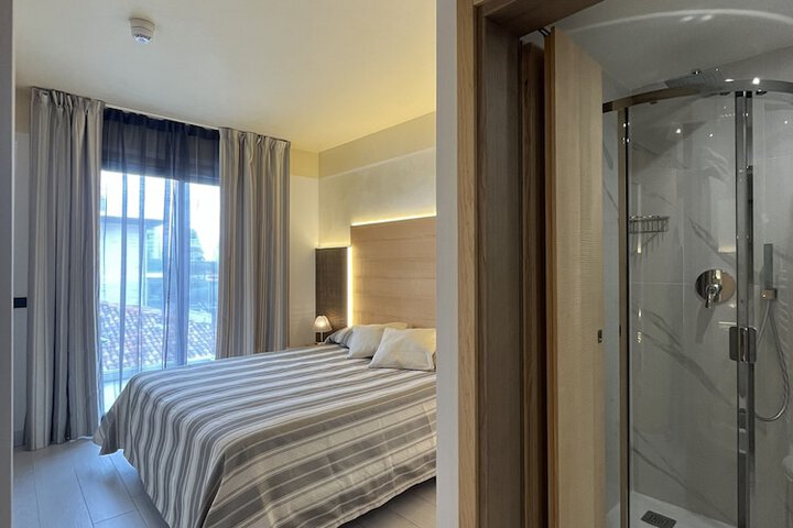 Room 50 of 92
