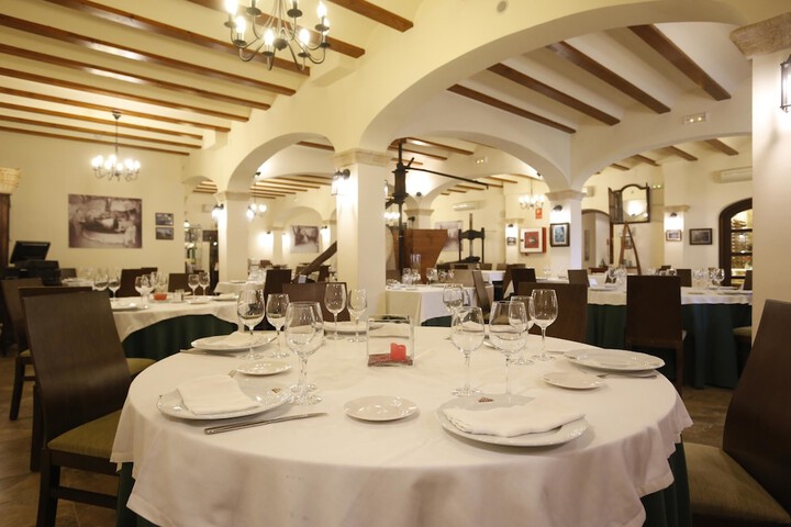 Dining 93 of 174